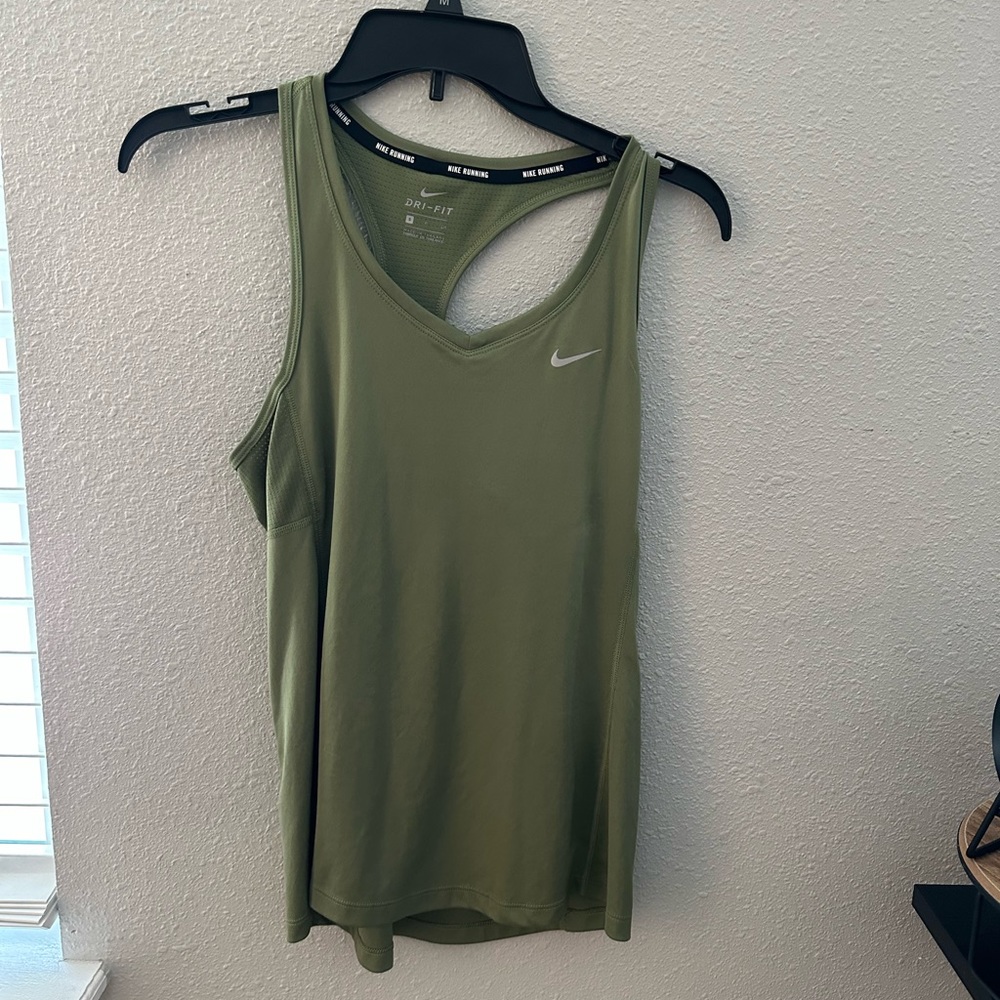 Nike tank
